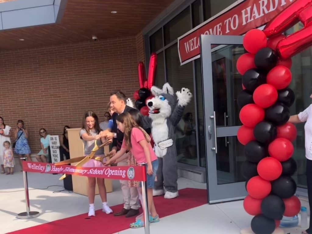 Hardy Elementary School Ribbon Cutting